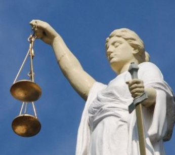 art-vrouwe-justitia-vierkant