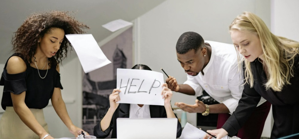gmr beslissen hoeveel tijd er beschikbaar is voor mr leden op de afzonderlijke scholen