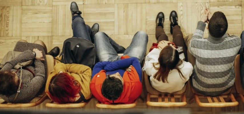 plekje in de mr wachten